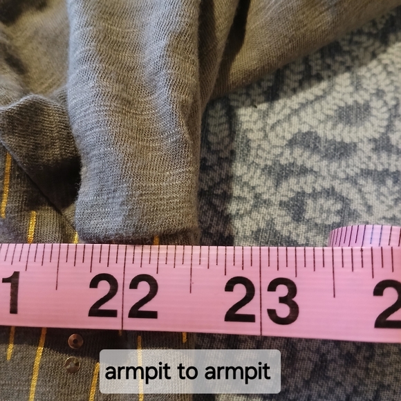 Rebecca Malone Women's Gray V Neck Top With Gold Confetti Studs Size XL - Picture 7 of 8